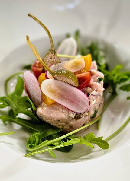 entrées faites maison du restaurant Le Bouchon Normand au Havre : Huîtres de Normandie, Foie gras, Terrine de campagne et entrées bistronomiques