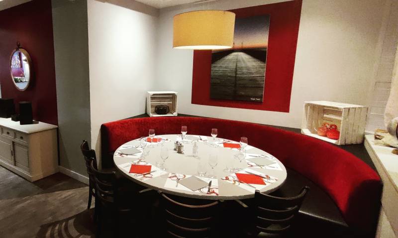 grande table ronde pour 10 personnes